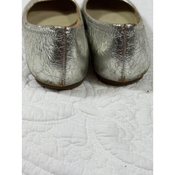 Tory Burch Women’s 7 Silver Leather Slip On Ballet Flats Logo Designer Shoes - Picture 9 of 13